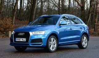 Audi Q3 Mk1 facelift - front static 